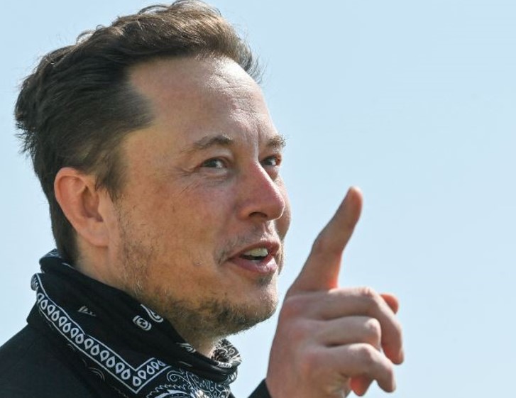 Elon Musk Just Bought a Billion-Dollar Seat at CNN's Table